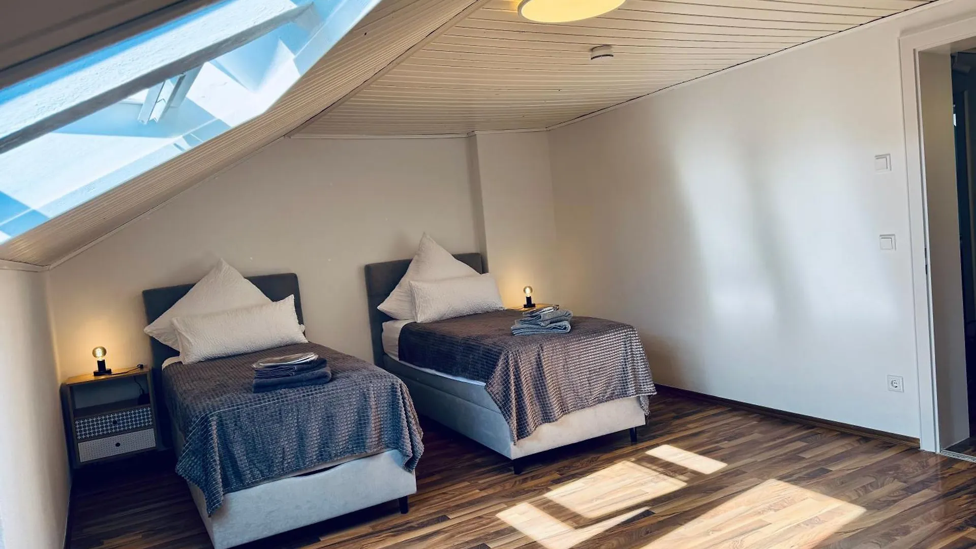 Apartment Lion Flat 2 Zimmer Wohnung In Vohburg Mit Buero Vohburg an der Donau Germany